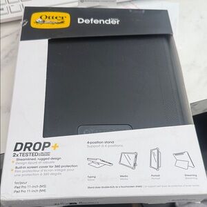 Brand new OtterBox Defender Series Gray Tablet Case